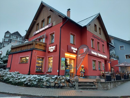 Apartmány dům.jpg